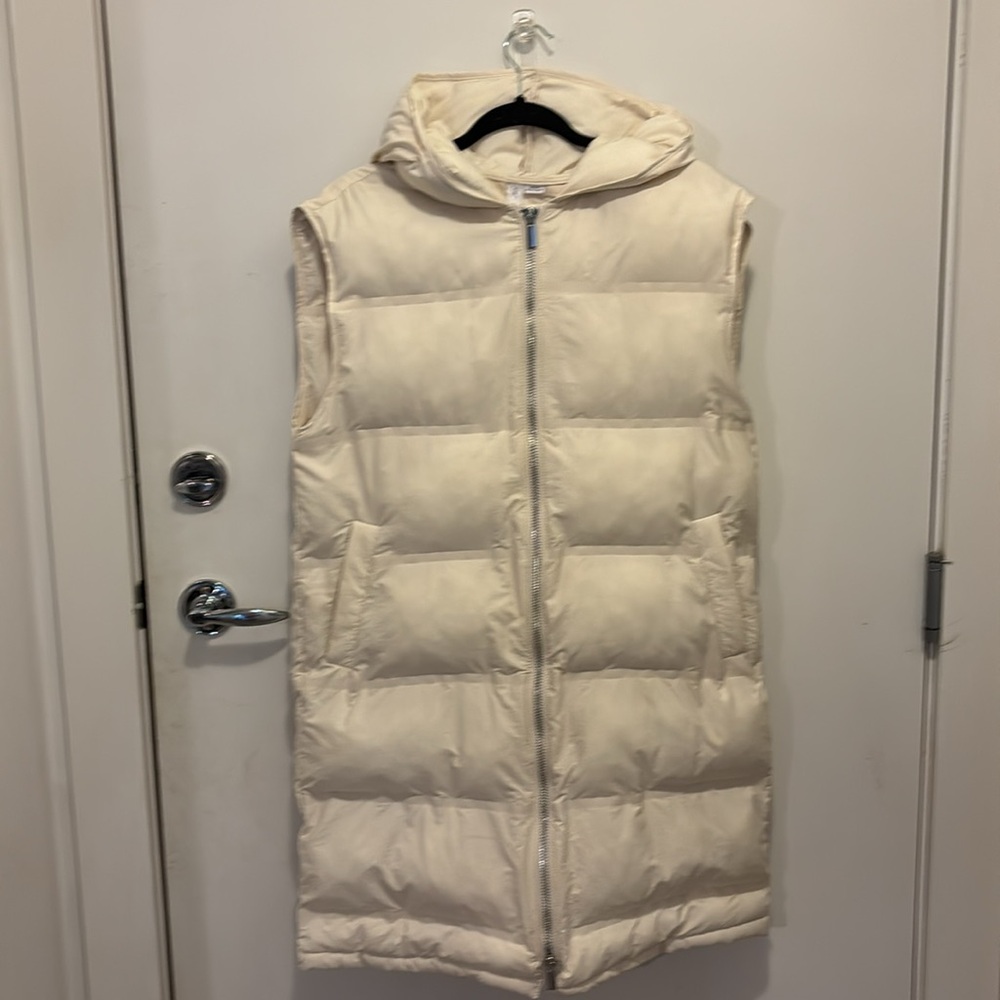 Mango long quilted winter vest. Size women’s medium. Waterproof.